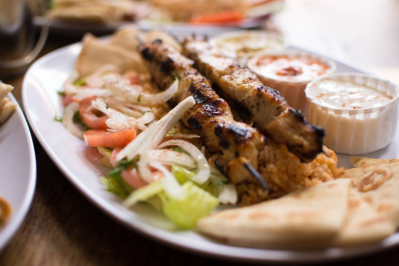 The Complete Guide to Mediterranean Food: Dishes, Health Benefits, and What to Eat